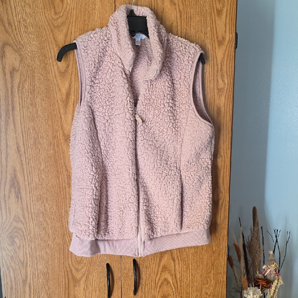 Time and Tru Blush Sherpa Vest